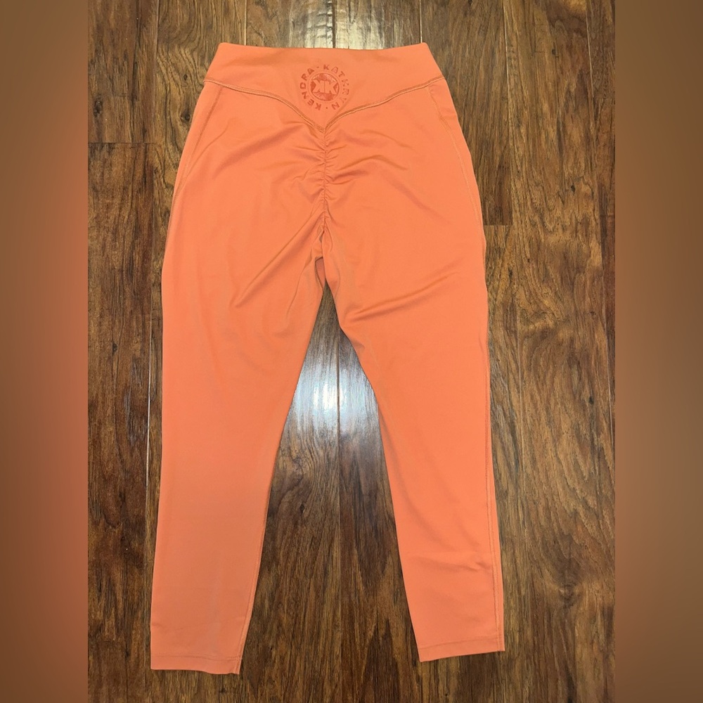 🦈 NWOT Gymshark x KK Fit 7/8 Leggings in Earth Orange - Sz Large